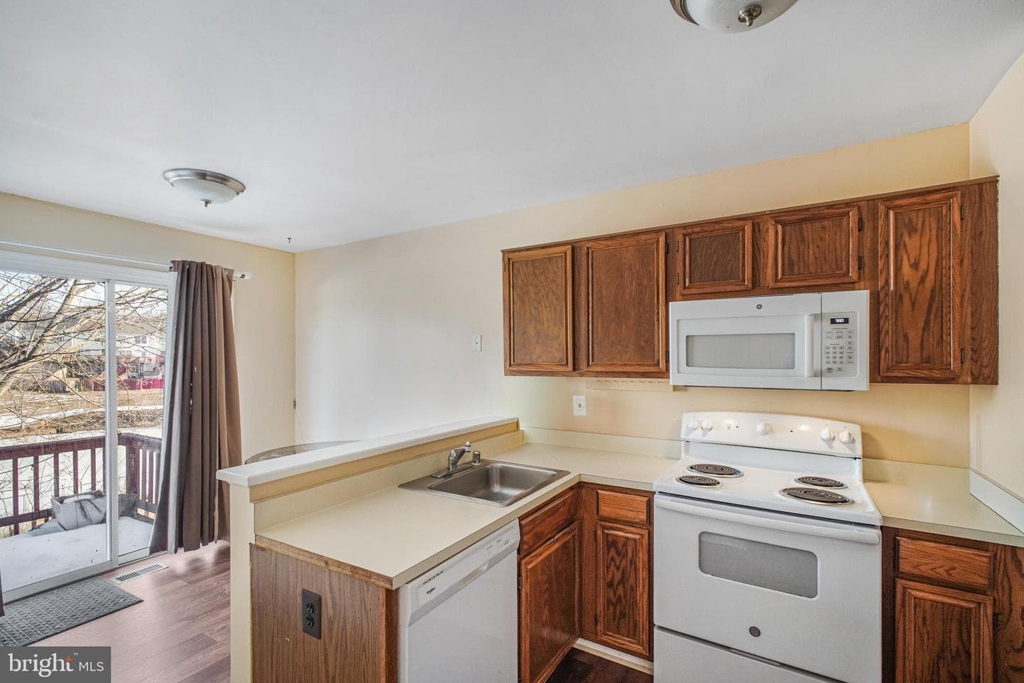 213 Lakeview Court photo 21