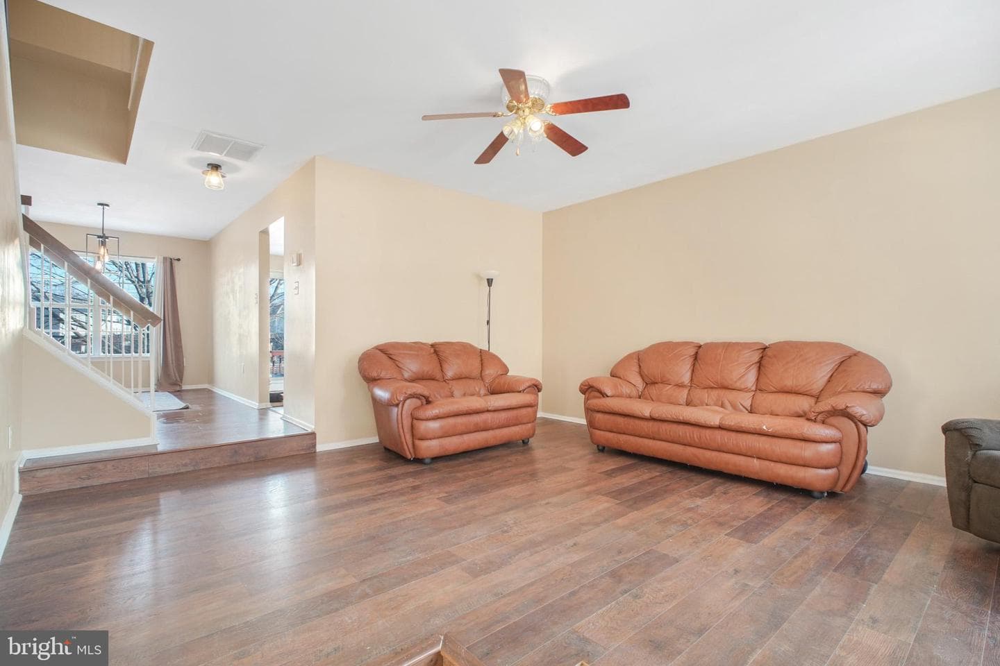 213 Lakeview Court photo 3