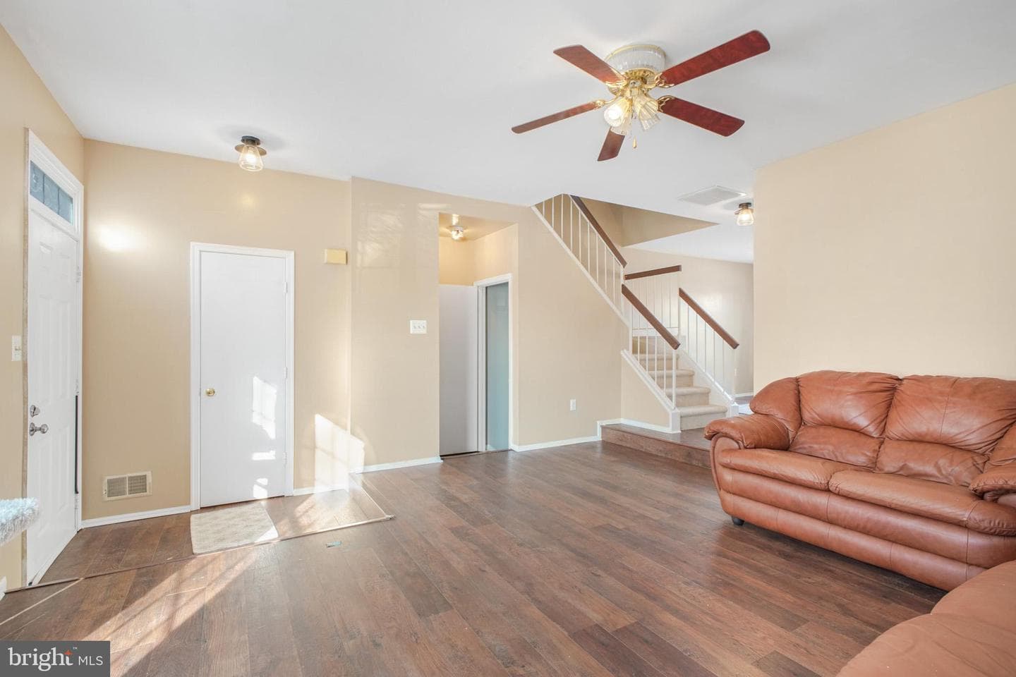 213 Lakeview Court photo 4