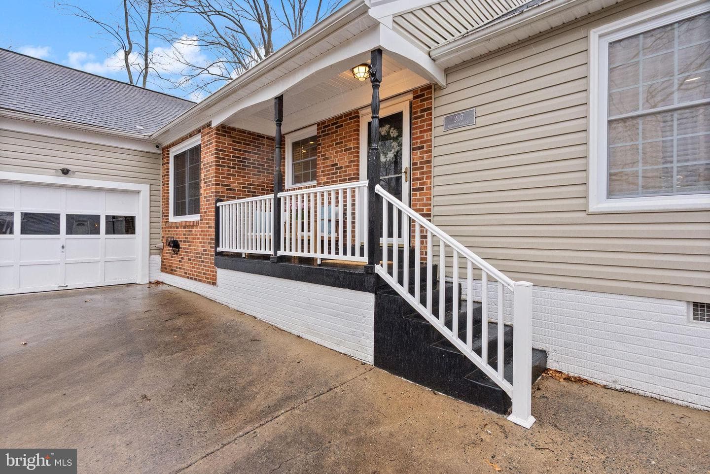 207 Midshipman Circle photo 2