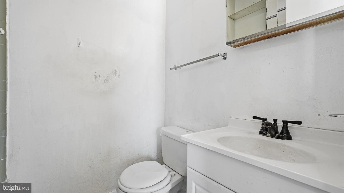 210 Austin Drive photo 16