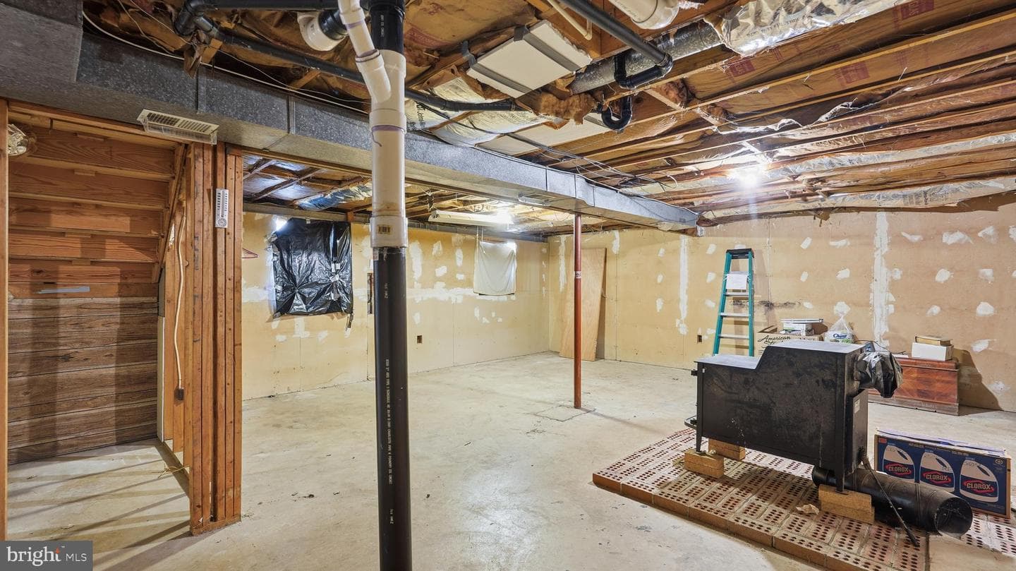 210 Austin Drive photo 18