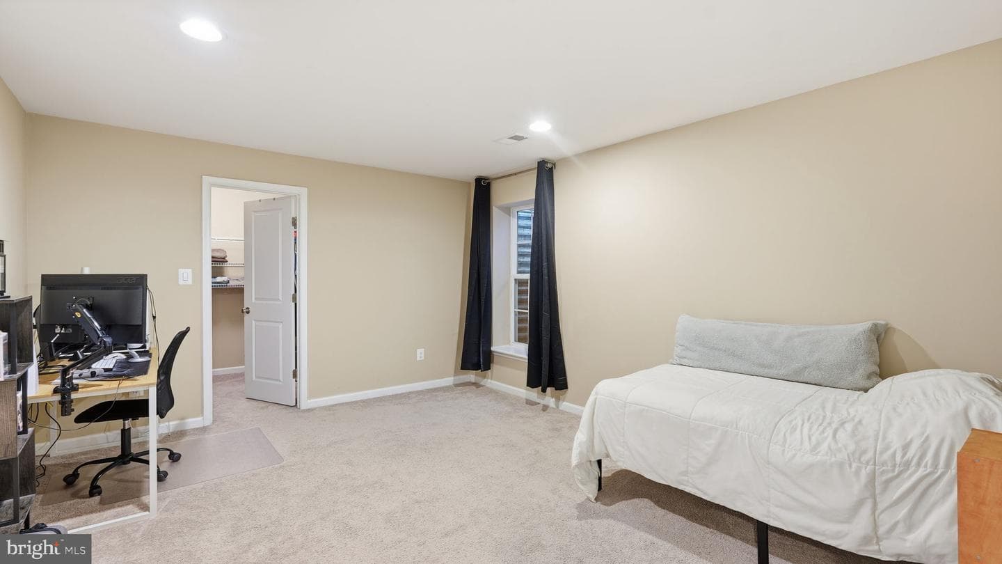 506 Apricot Street photo 35
