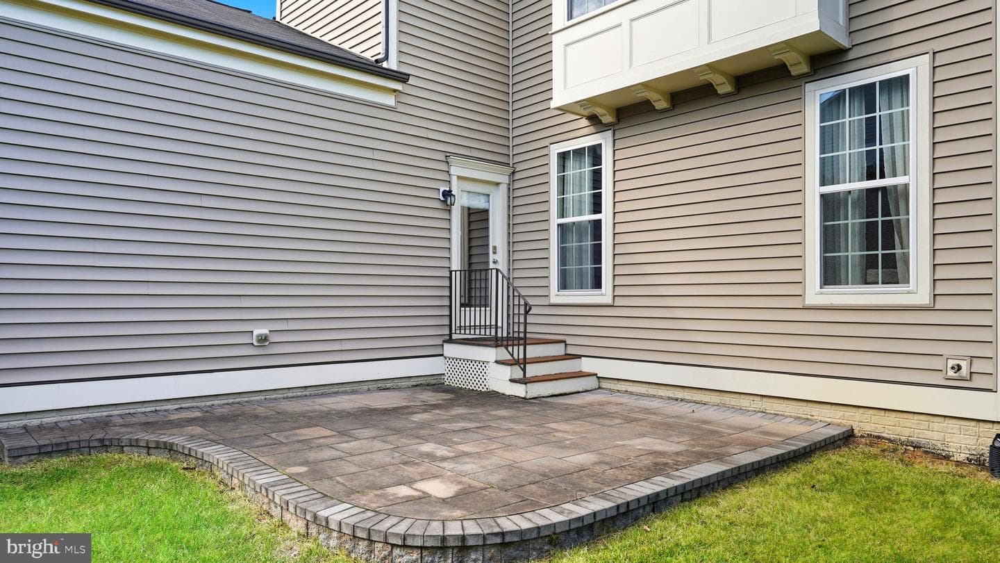 506 Apricot Street photo 41