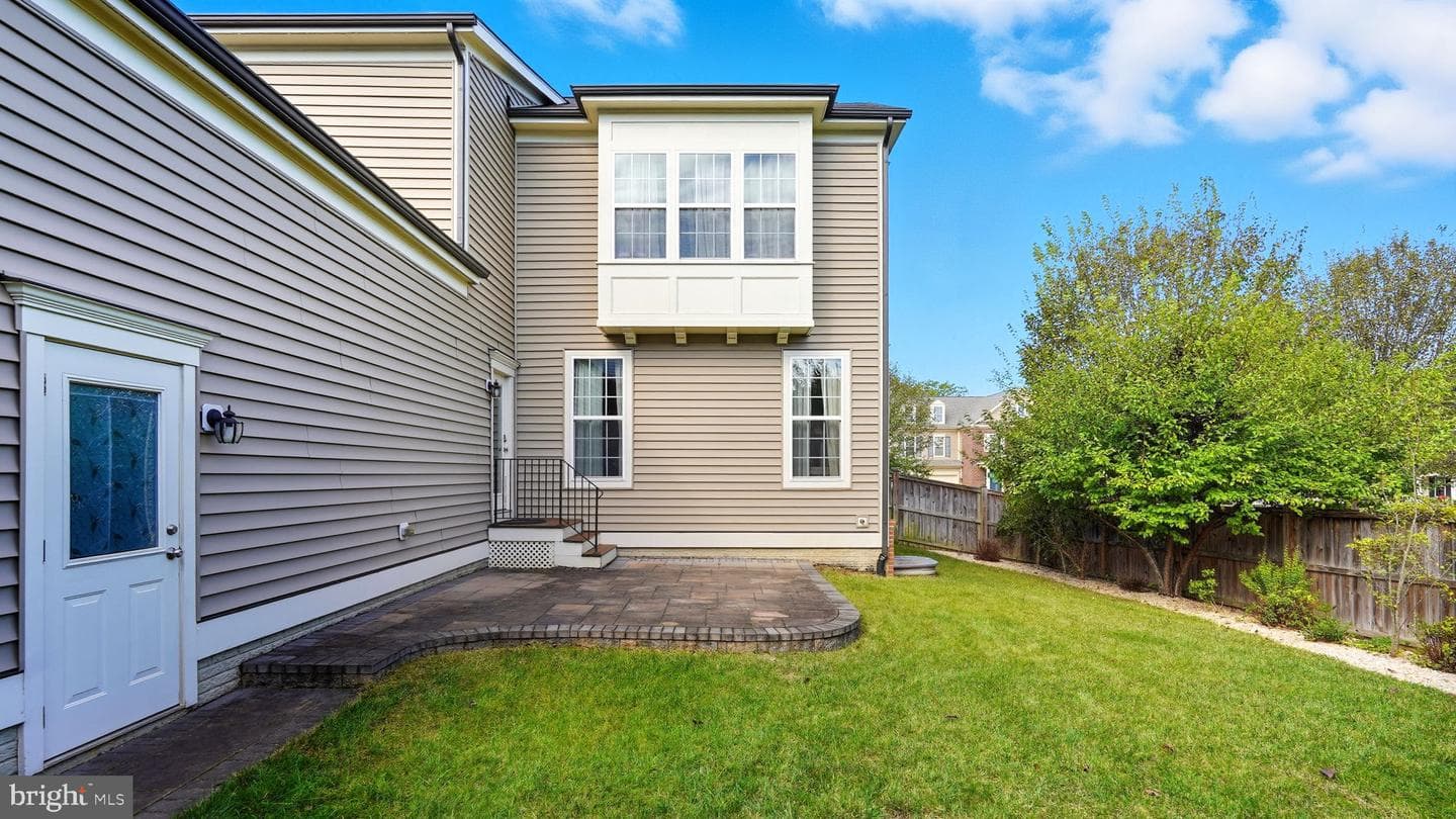 506 Apricot Street photo 42