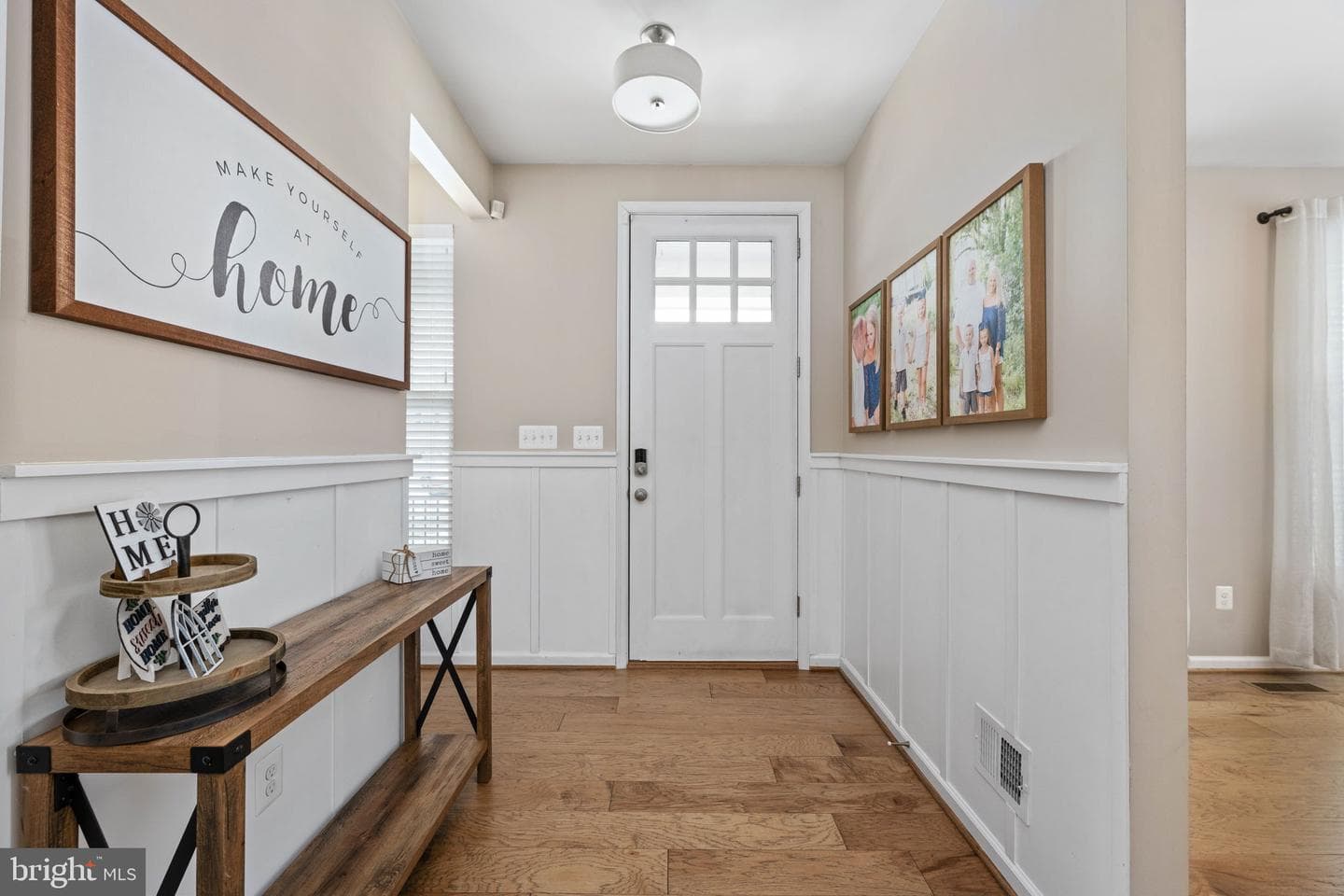 568 Coastal Avenue photo 12