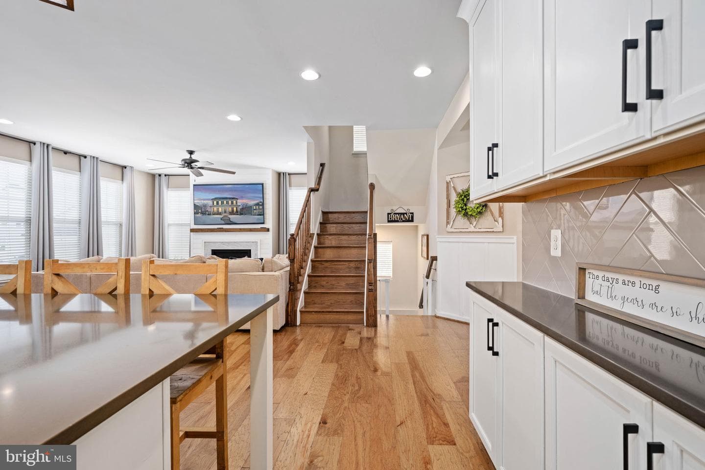 568 Coastal Avenue photo 29