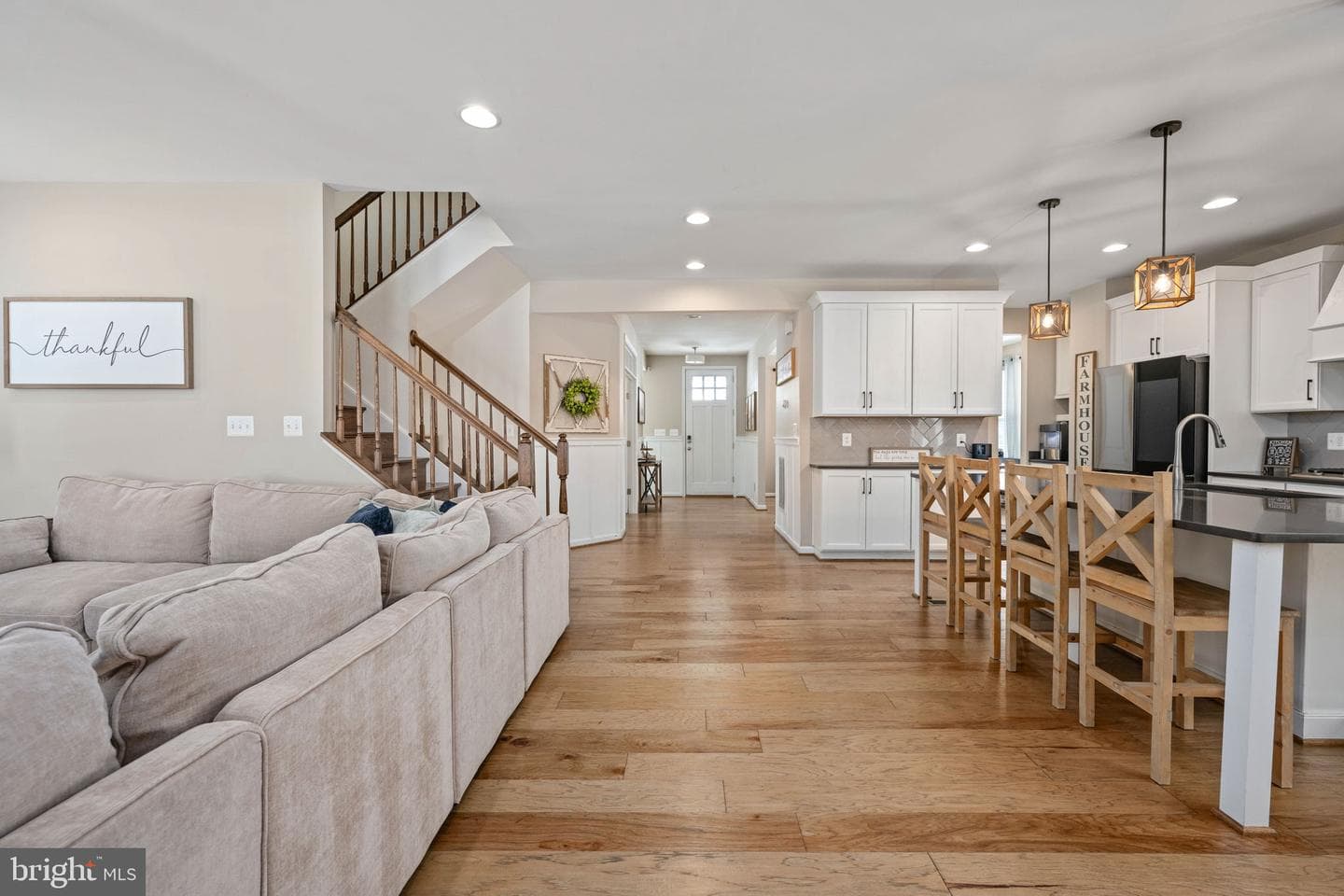 568 Coastal Avenue photo 30