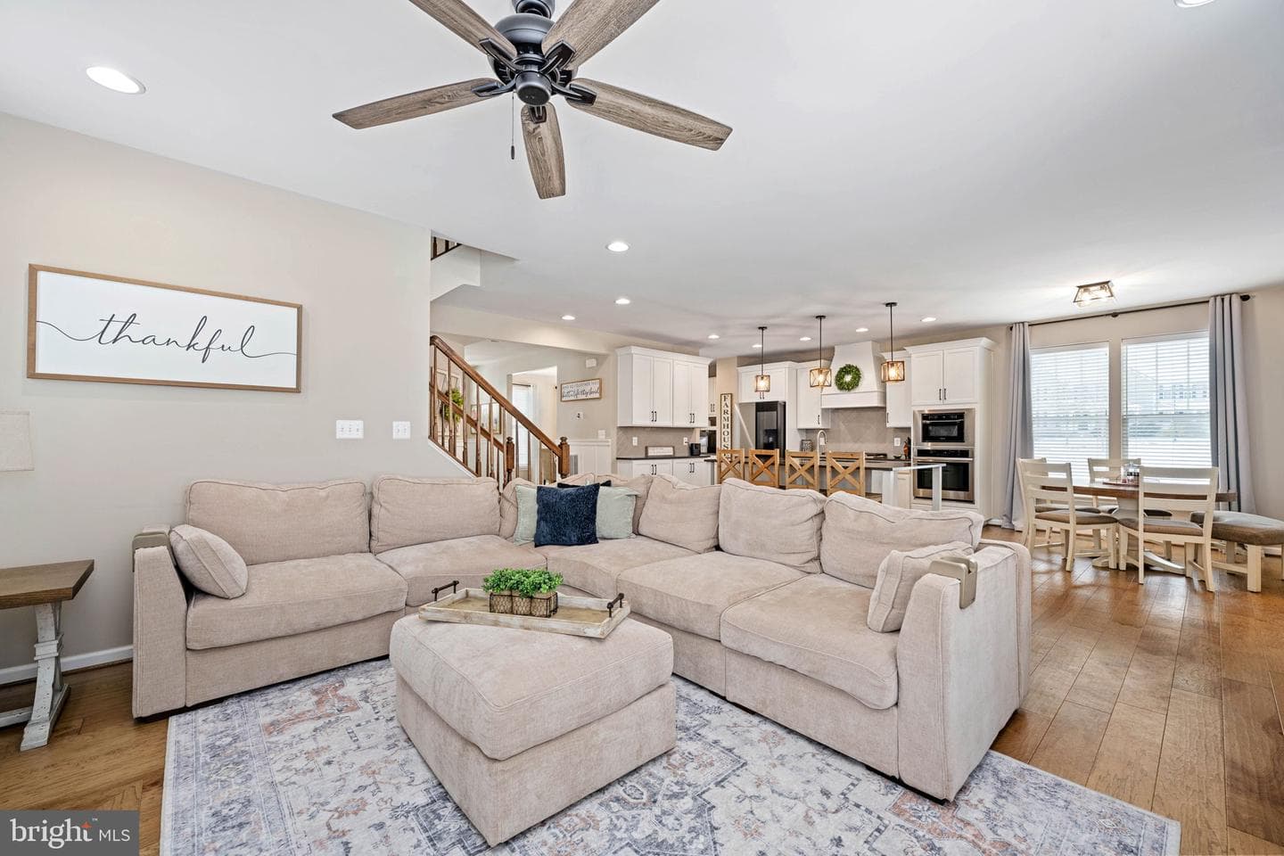 568 Coastal Avenue photo 34