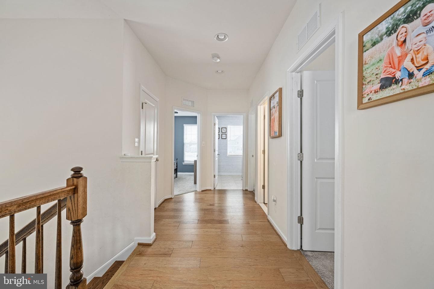 568 Coastal Avenue photo 41