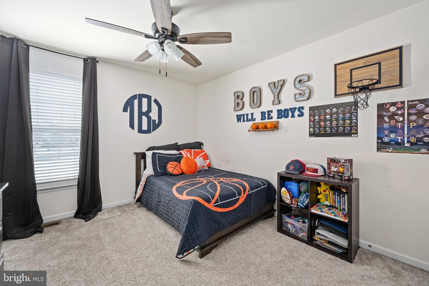 568 Coastal Avenue photo 47