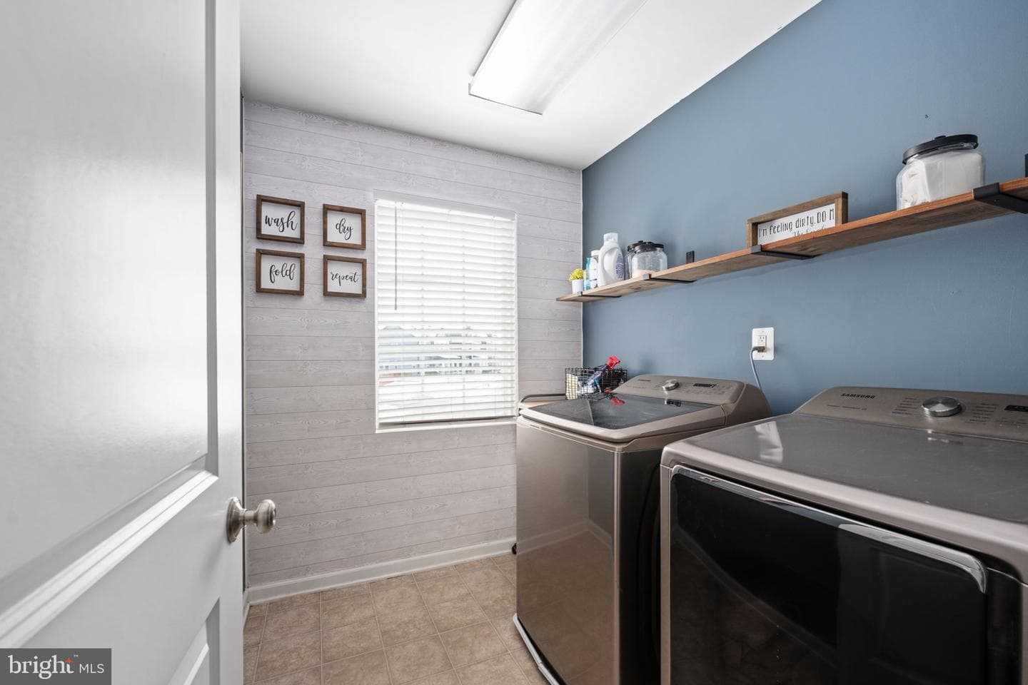 568 Coastal Avenue photo 48
