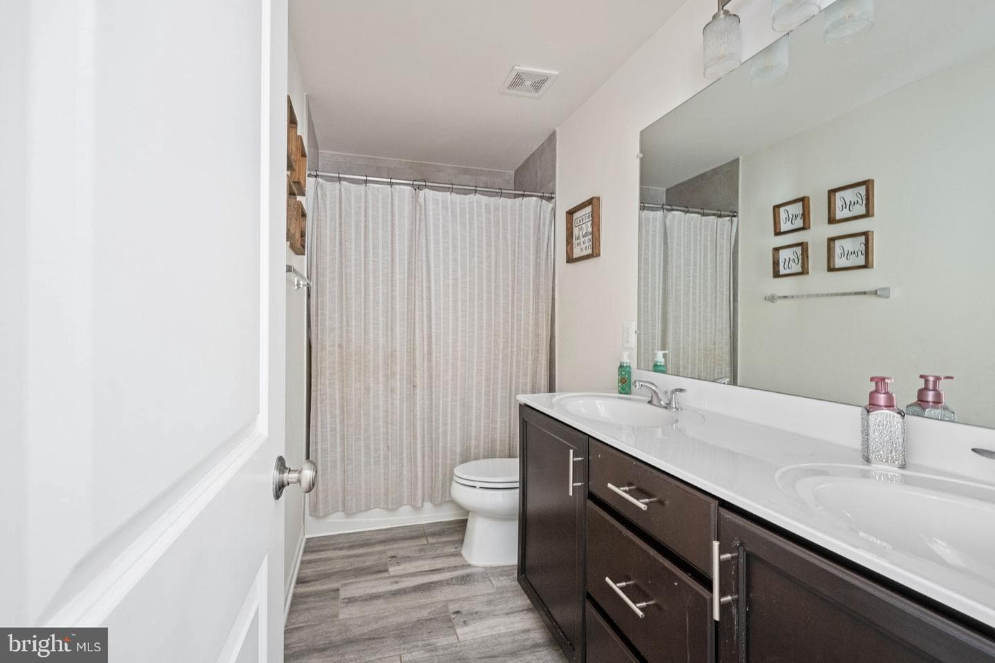 568 Coastal Avenue photo 49