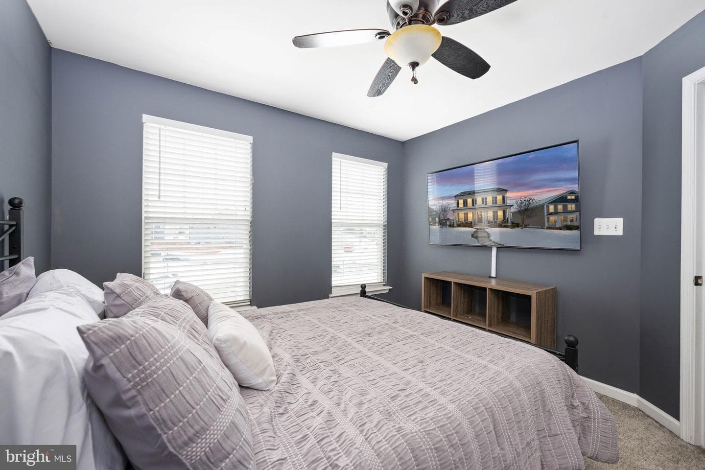 568 Coastal Avenue photo 53
