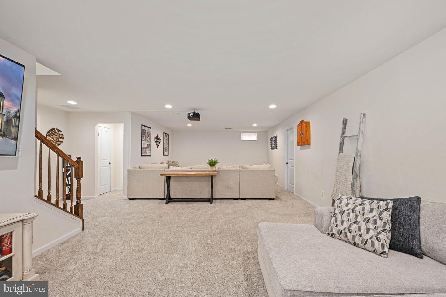 568 Coastal Avenue photo 59