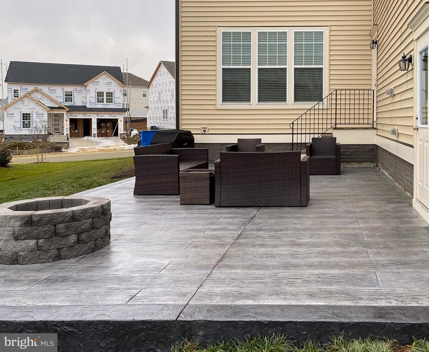 568 Coastal Avenue photo 61