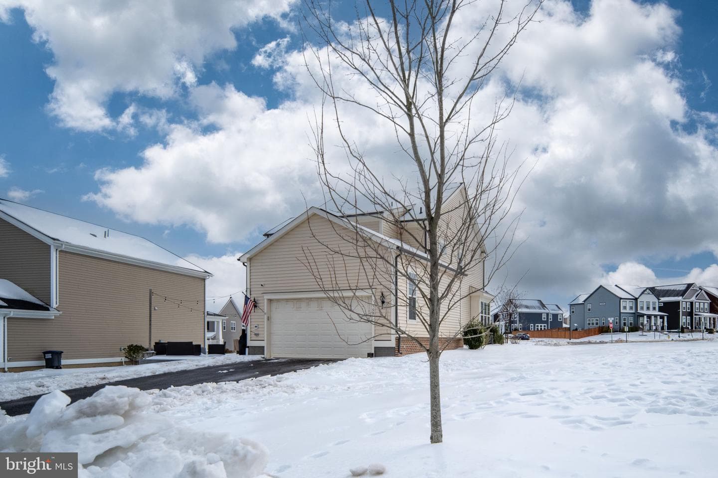 568 Coastal Avenue photo 64