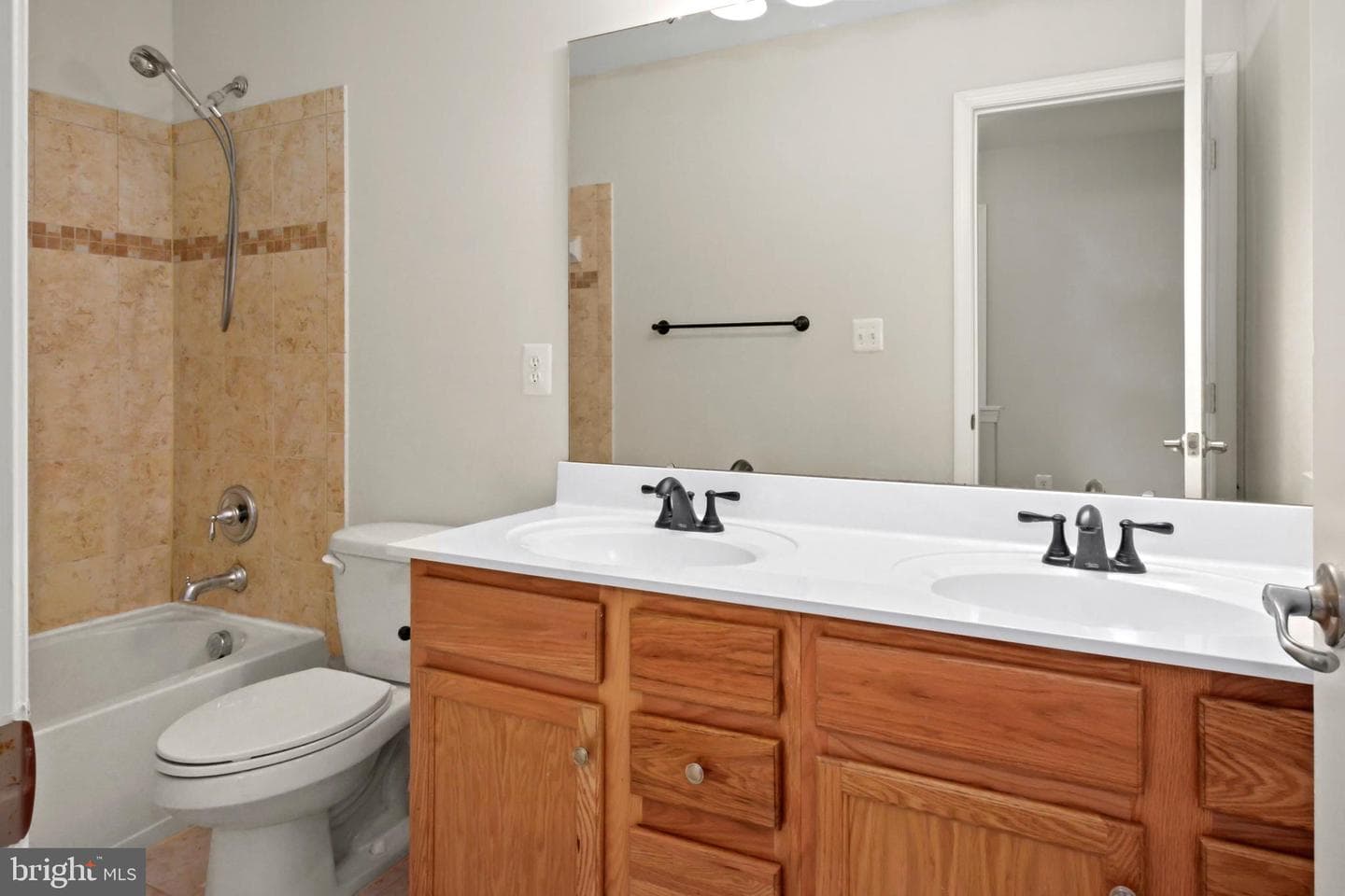 20 Manorwood Drive photo 32