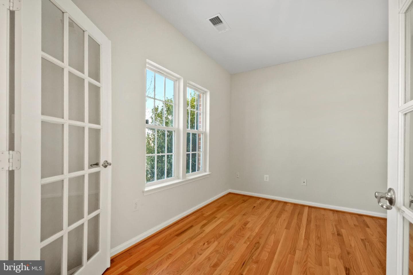 20 Manorwood Drive photo 5