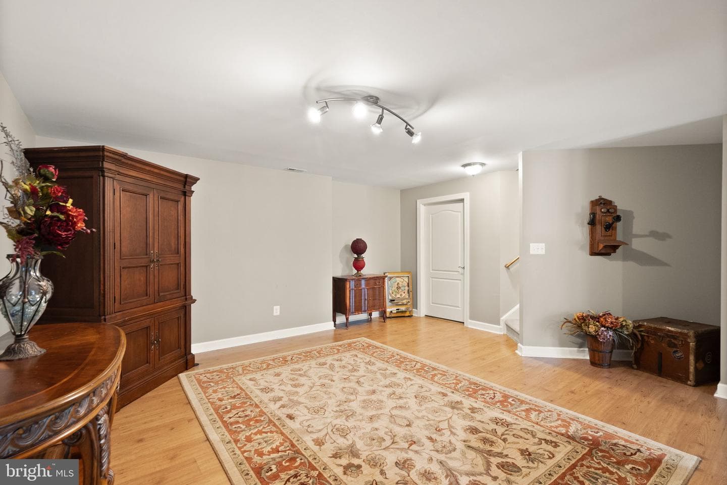75 Regal Lane photo 55