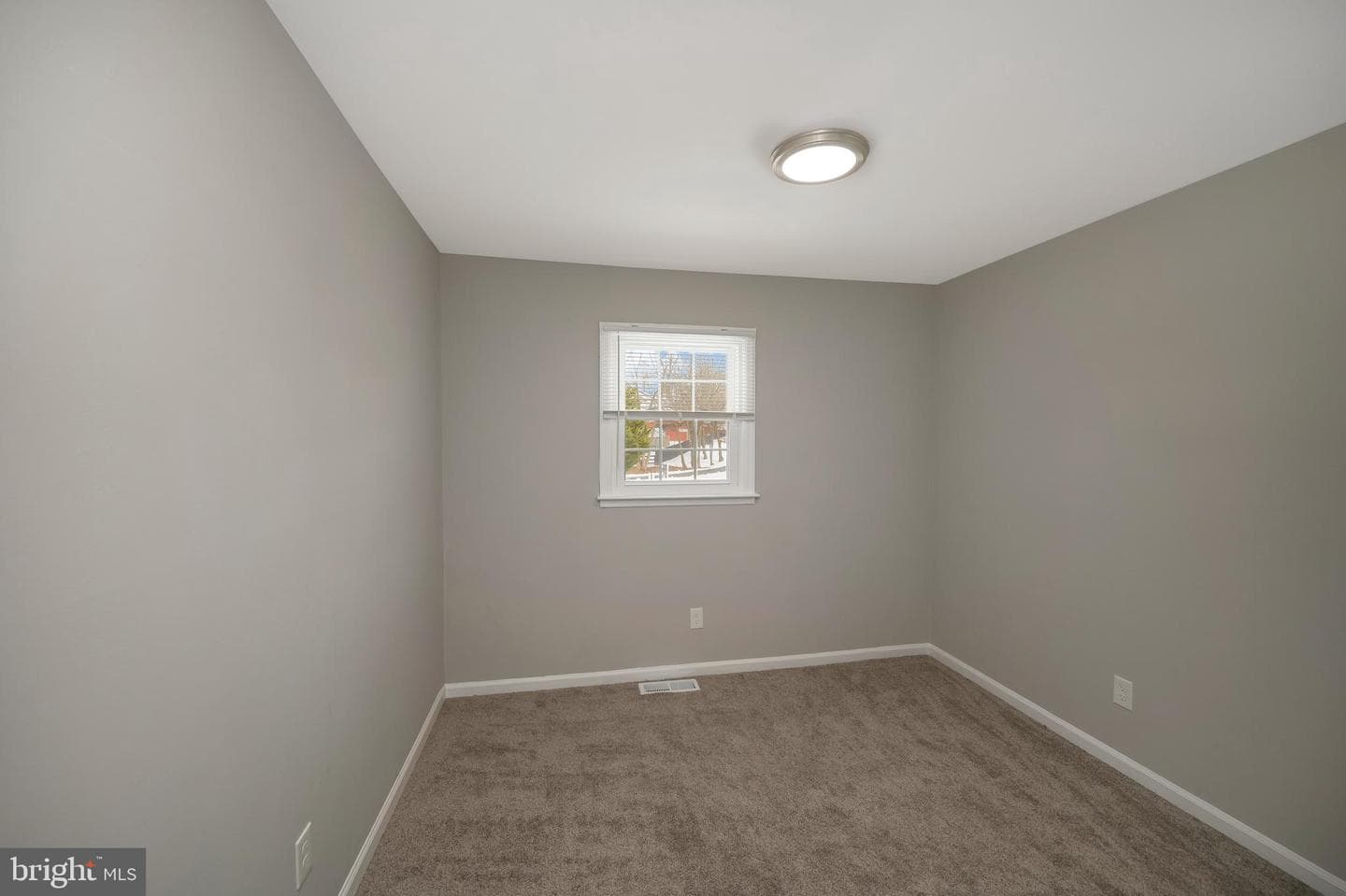 1609 Meadow Drive photo 32