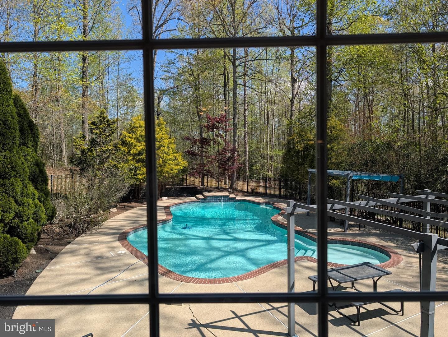 110 Kane Way photo 3