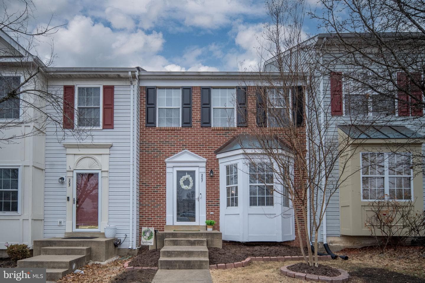 207 Healy Court photo 2