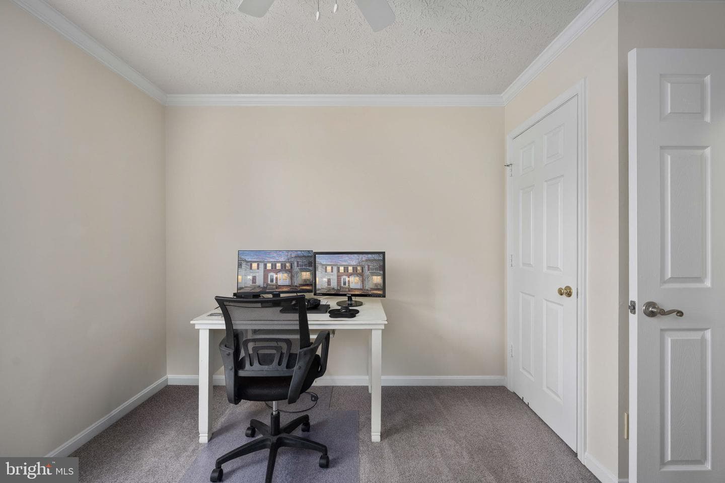 207 Healy Court photo 25