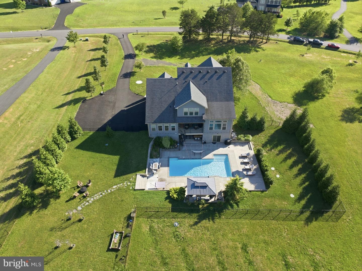 40 Edgewater Drive photo 81