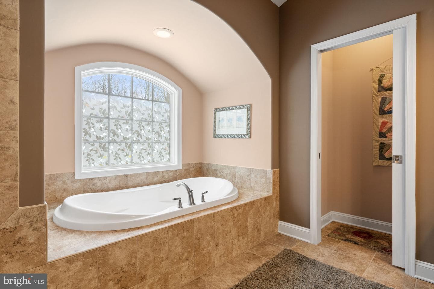 2816 Mountain View Road photo 6