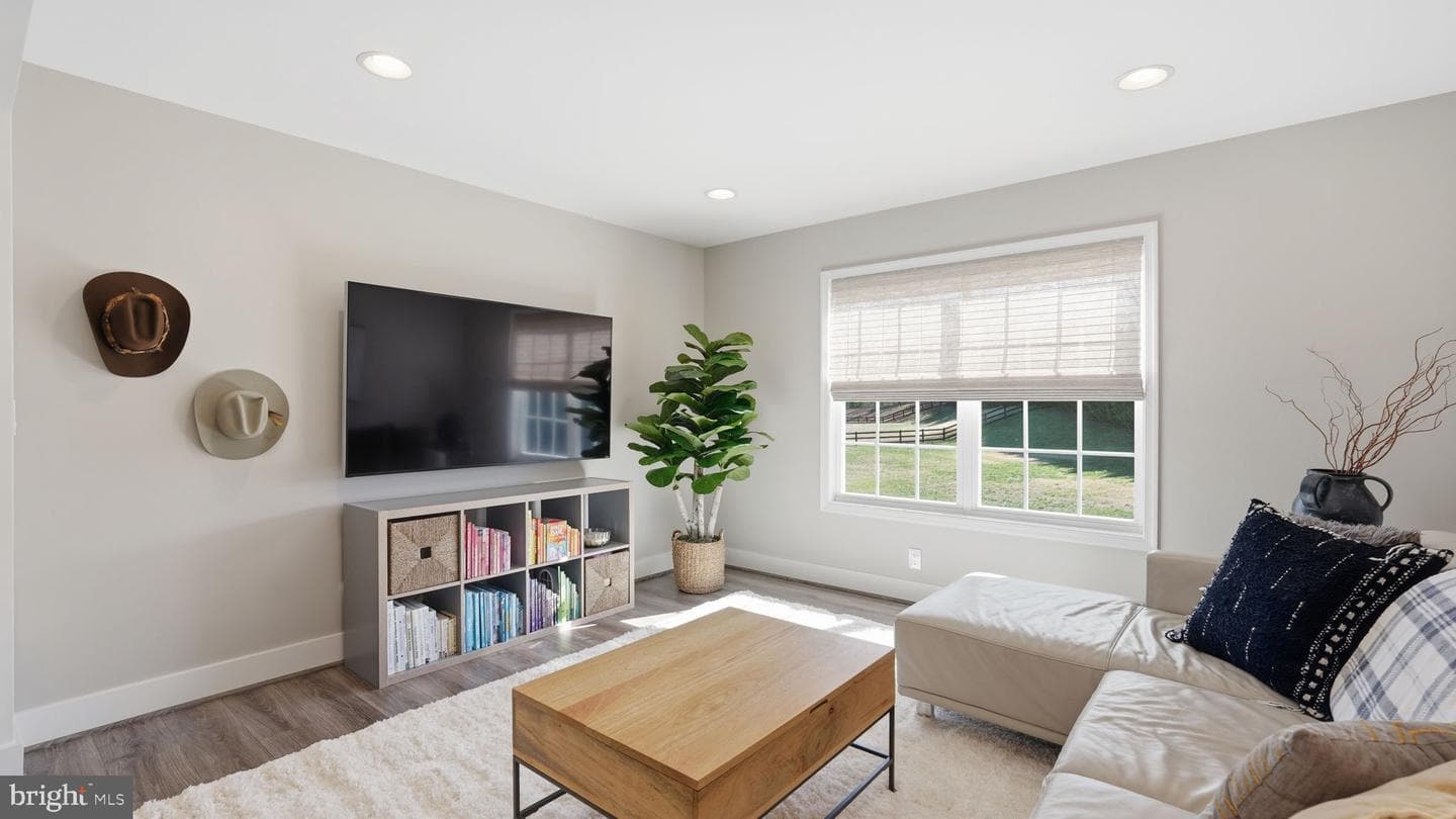 108 Brooke Point Court photo 19