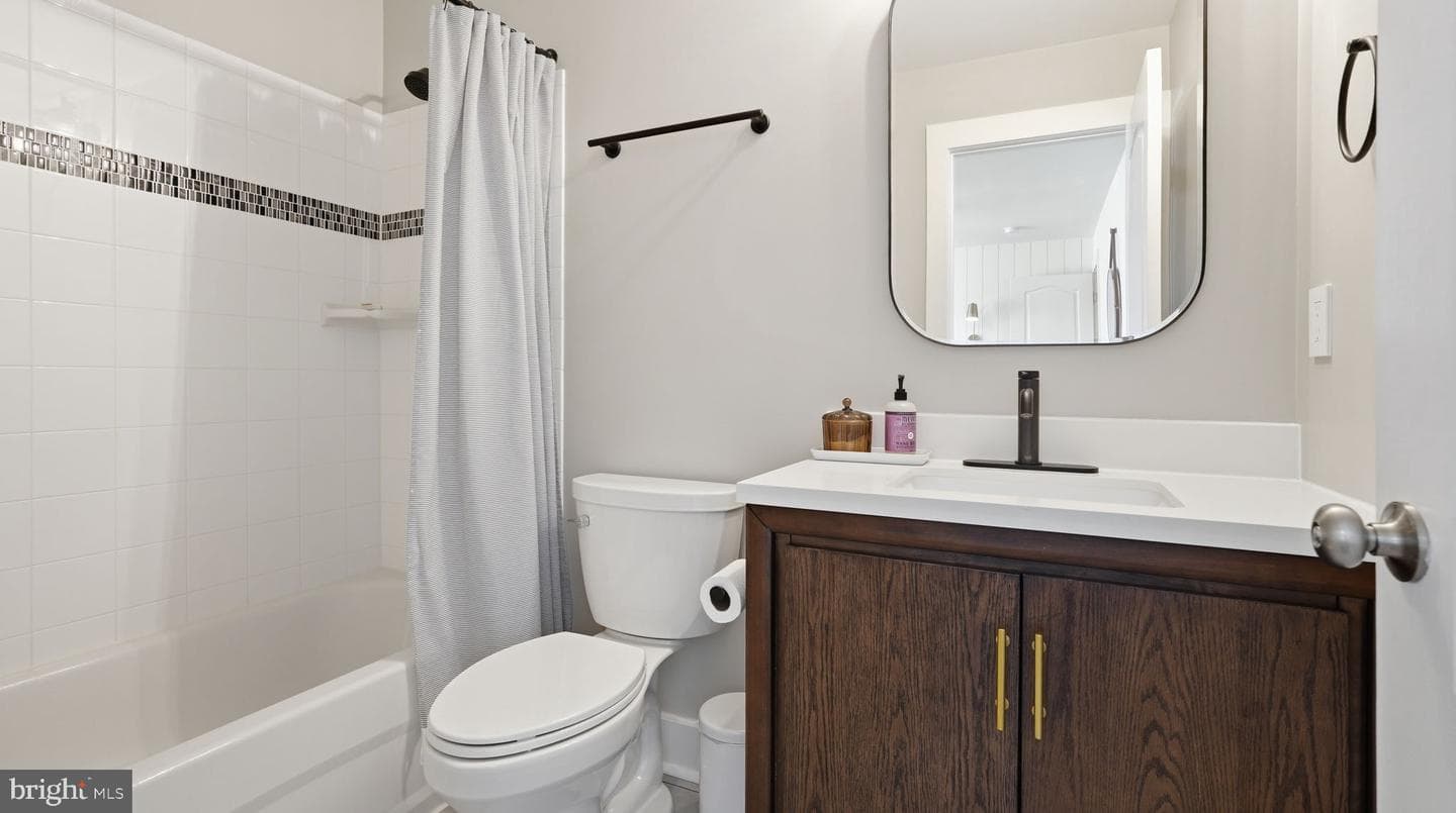 108 Brooke Point Court photo 27