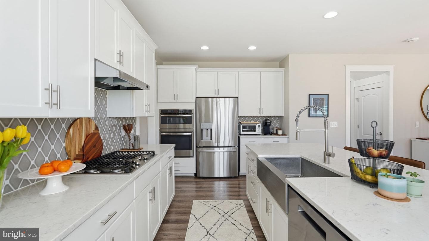 108 Brooke Point Court photo 4