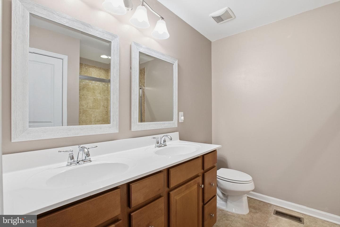 38 Taylors Hill Way photo 13