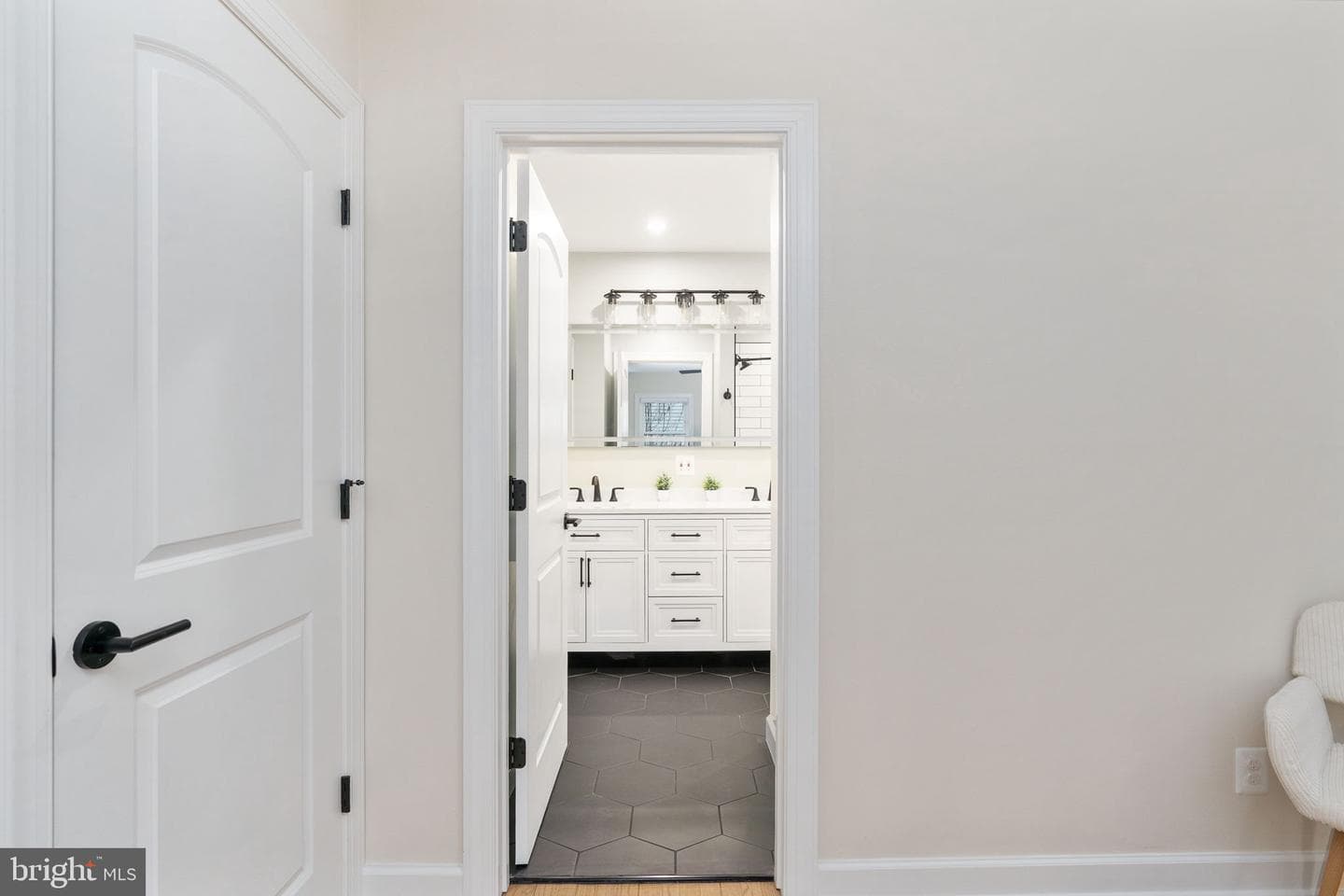 8 Patrick Henry Street photo 21