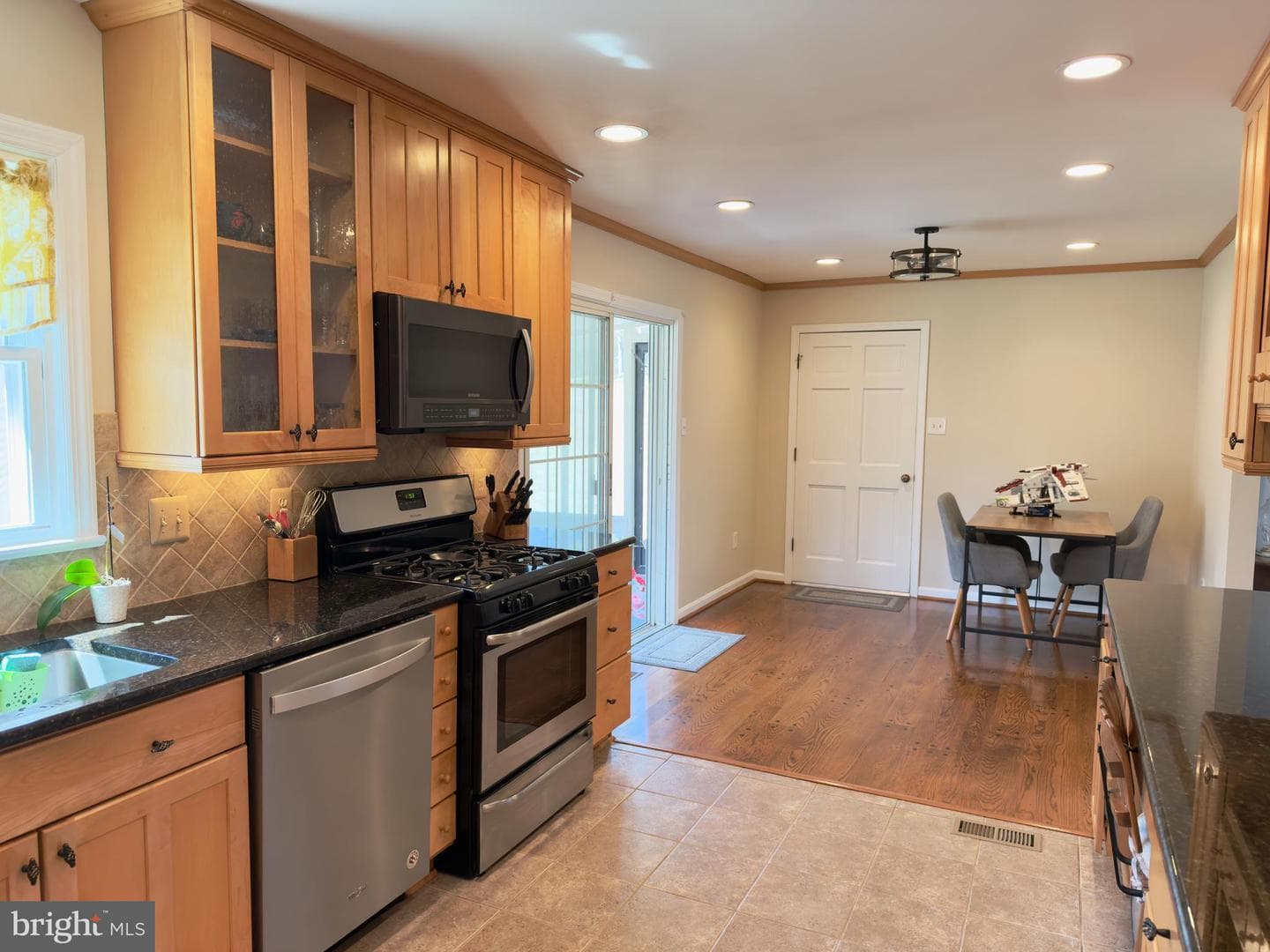128 Courthouse Road photo 19