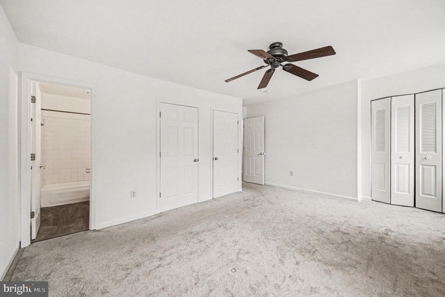 1106 Thomas Jefferson Place photo 13