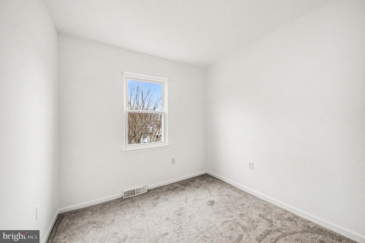 1106 Thomas Jefferson Place photo 16