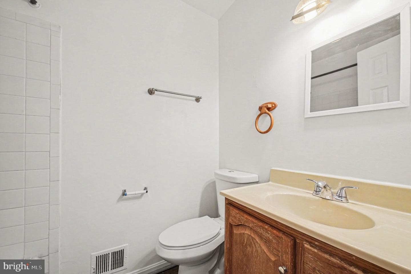 1106 Thomas Jefferson Place photo 18