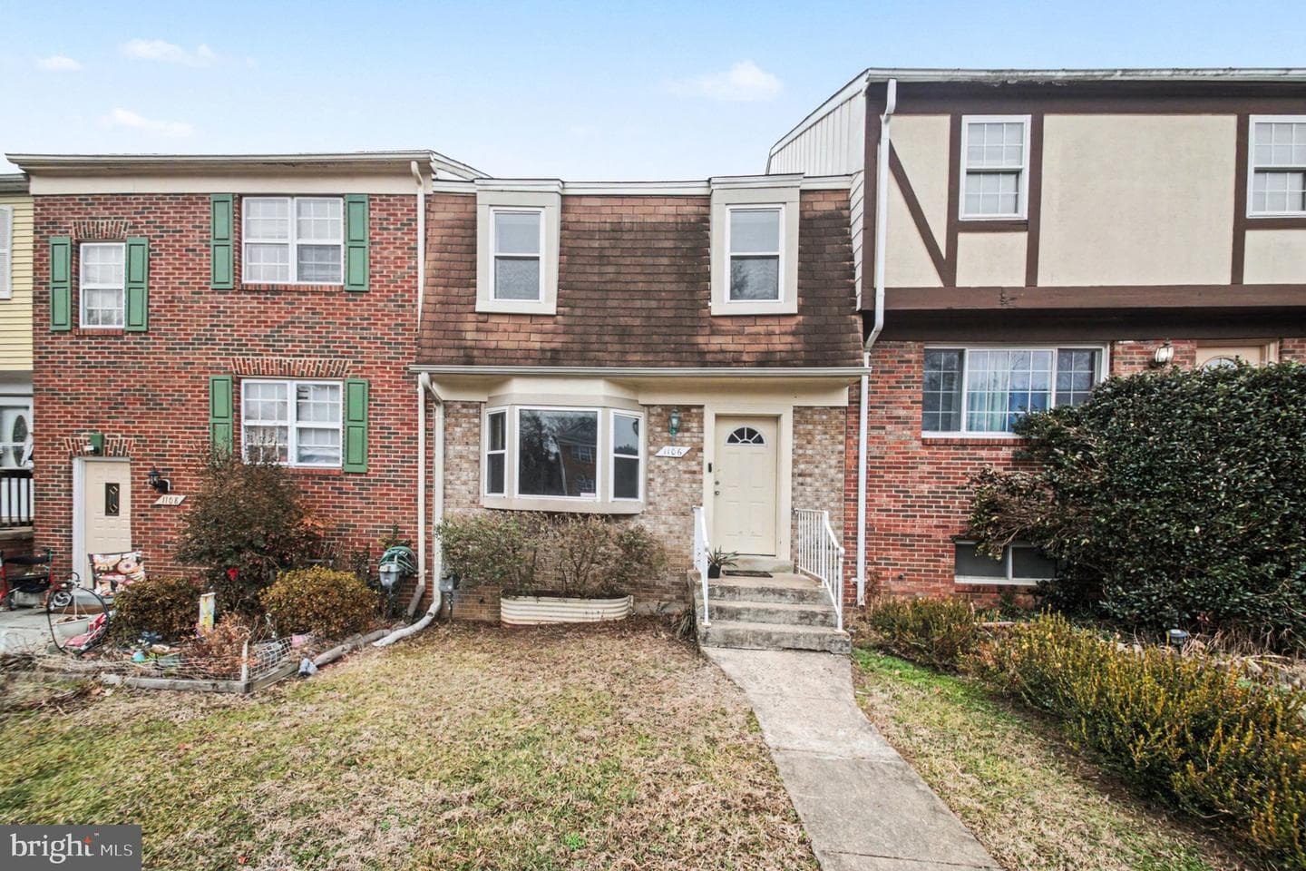 1106 Thomas Jefferson Place photo 2