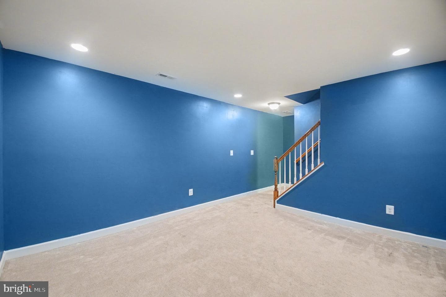 325 Phillips Street photo 29