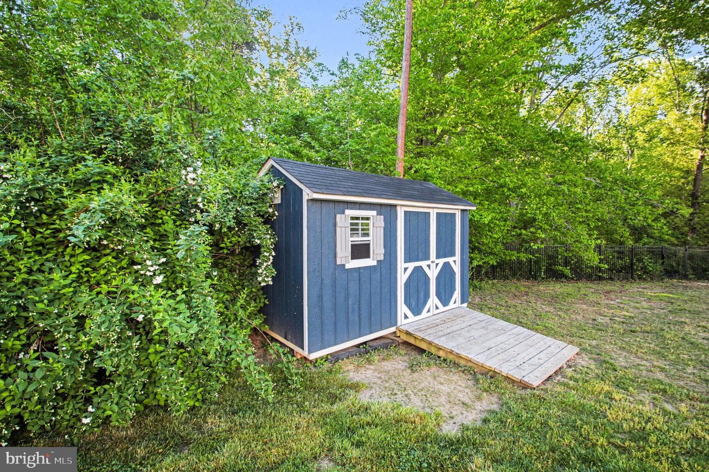 325 Phillips Street photo 34