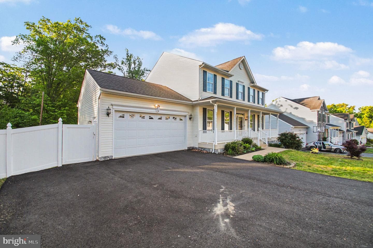 325 Phillips Street photo 4