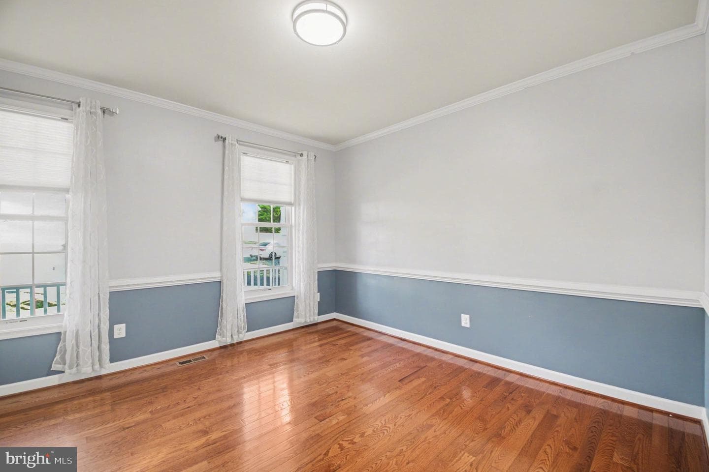 325 Phillips Street photo 7