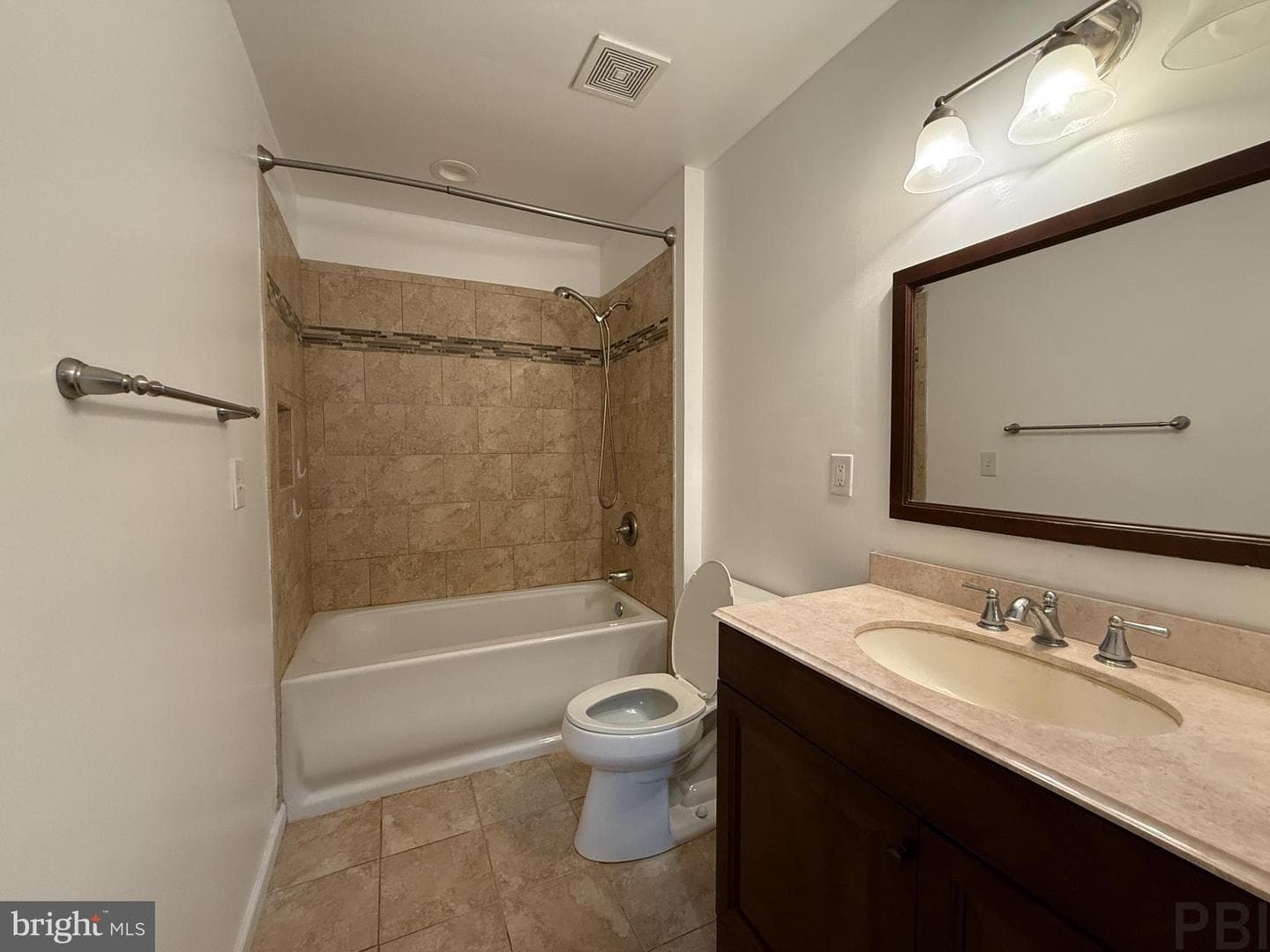 8 Ash Lane photo 32