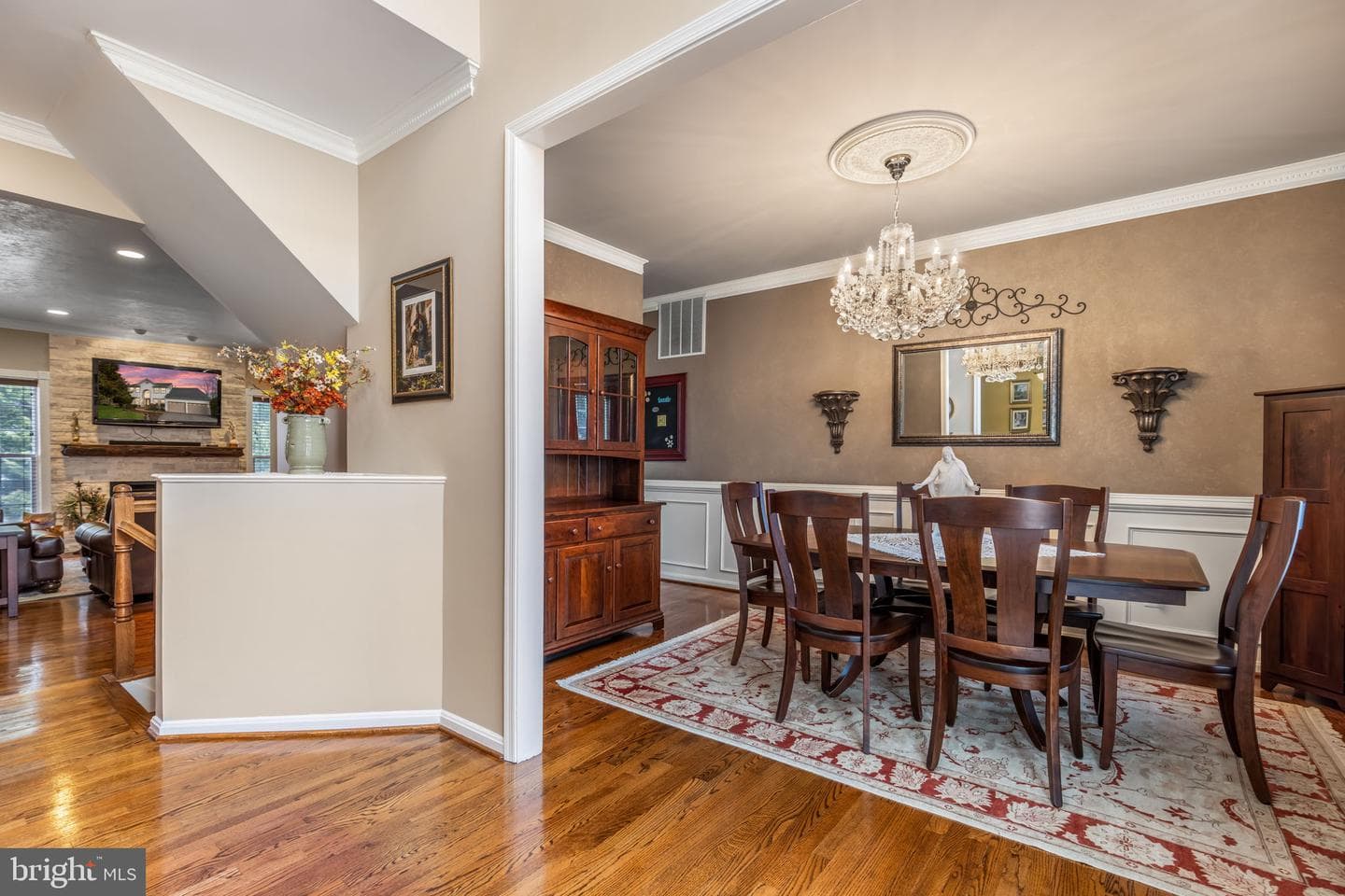 12 Warwick Way photo 9