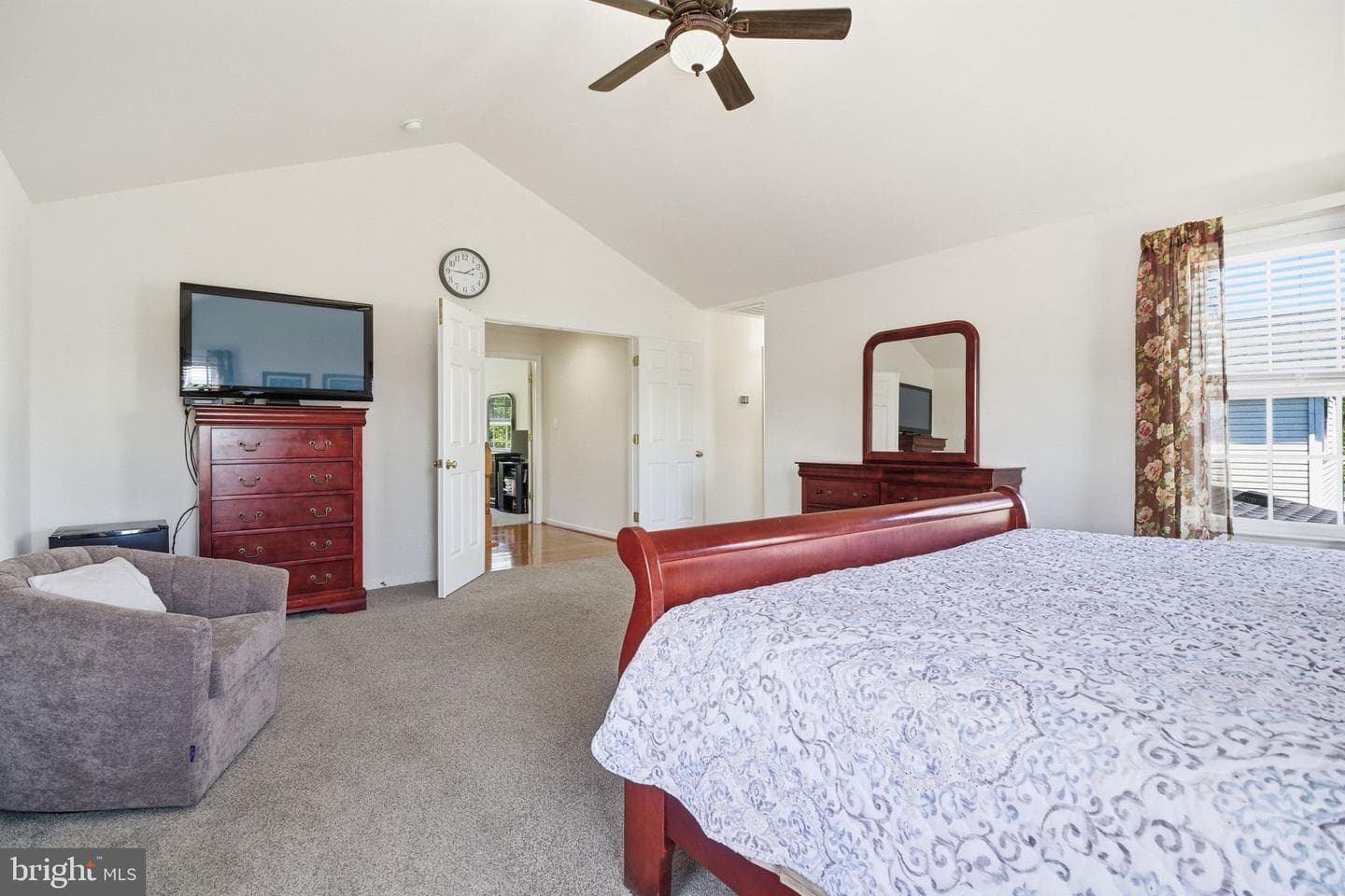 14 Saint Richards Court photo 24