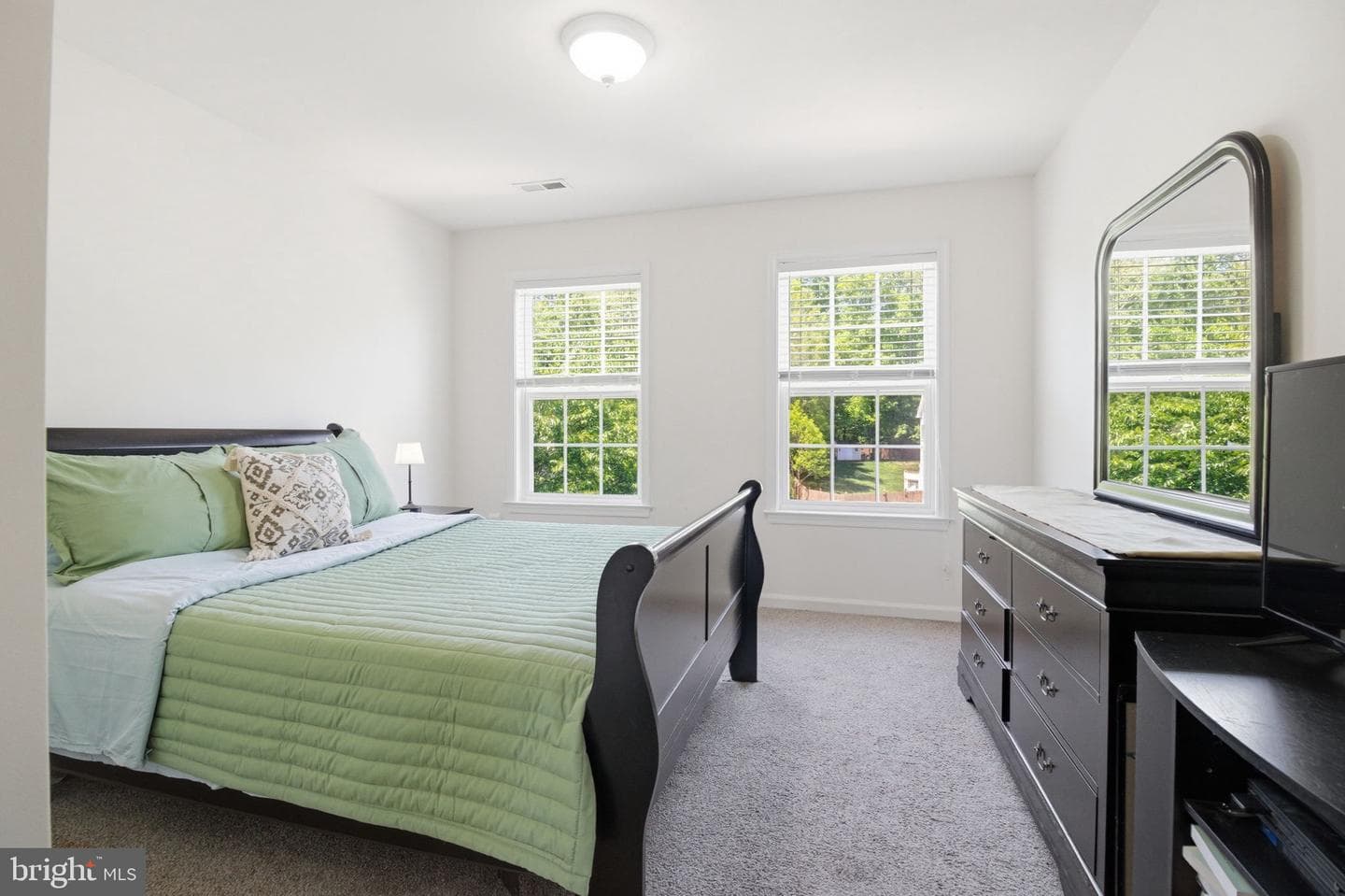 14 Saint Richards Court photo 32