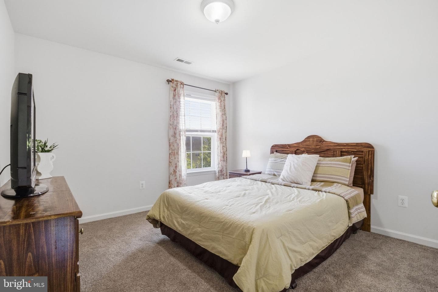 14 Saint Richards Court photo 33