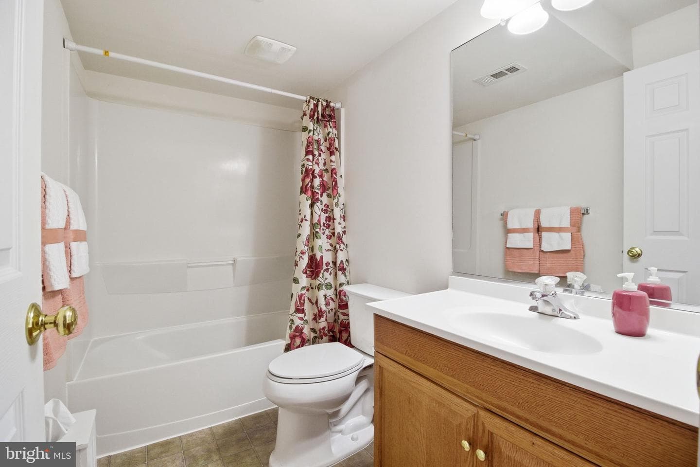 14 Saint Richards Court photo 40